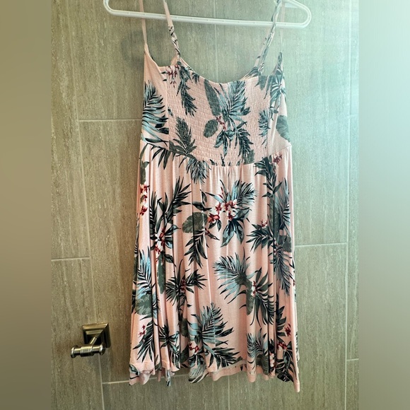 5 Adrene summer mini dresses - Picture 9 of 11